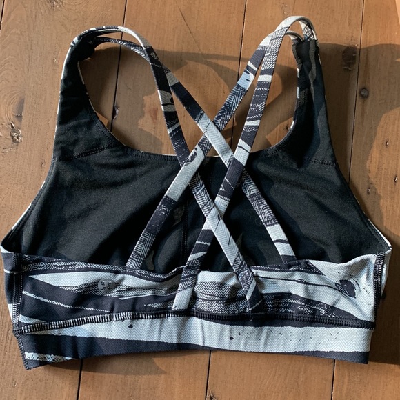 Lululemon Bra size 4 - Picture 2 of 5
